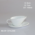 Ly sứ cafe cách điệu kèm đĩa kê dáng chiếc lá (Trắng)