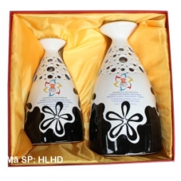 Hộp đựng bộ 02 lọ hoa sứ lót lụa vàng Bát Tràng