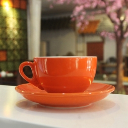 Tách cà phê capuchino men cam