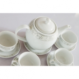 Ấm chén dáng Minh Long viền hoa bạch kim 700ml (Trắng) Ấm chén dáng Minh Long viền hoa bạch kim 700ml (Trắng)