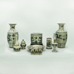 Bộ đồ thờ men rạn họa tiết Long Nguyệt 09 sản phẩm (Men rạn) Bộ đồ thờ men rạn họa tiết Long Nguyệt 09 sản phẩm (Men rạn)