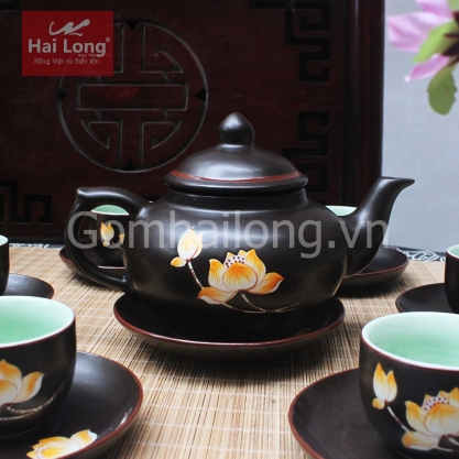 Bộ ấm chén đẹp dáng quả hồng vẽ sen vàng kèm phụ kiện (Men nâu)