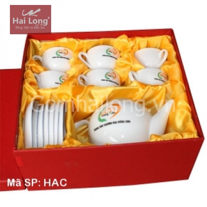 Hộp quà tặng bộ ấm chén sứ si đỏ lụa vàng cao cấp Bát Tràng