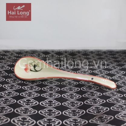 Muôi canh bằng sứ cao cấp Bát Tràng vẽ tay Sen chỉ hồng (Kem)